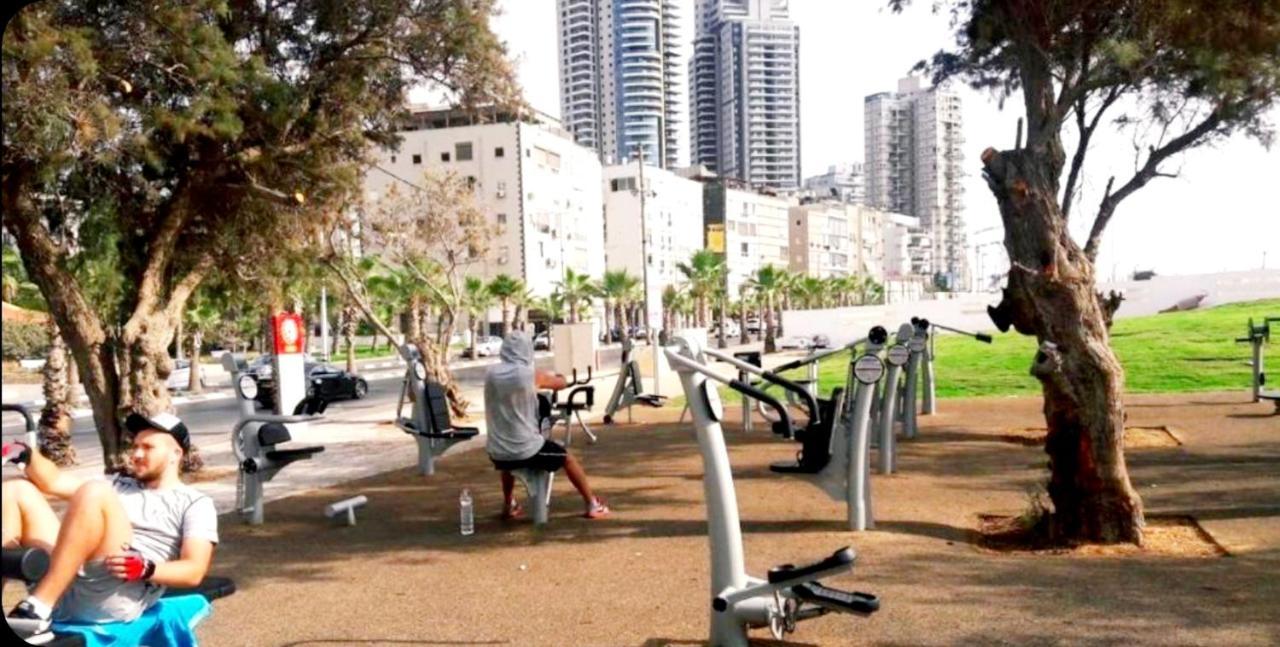 Apart Hotel TLV/Bat Yam Beach Front 1207 Bagian luar foto